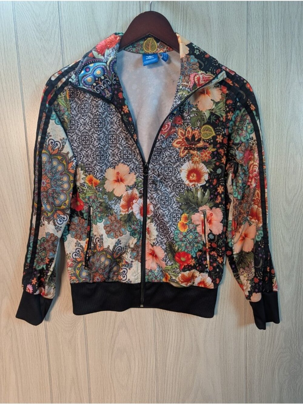 Adidas Originals Jardim Agharta FARM Firebird Track Floral Jacket Size Medium